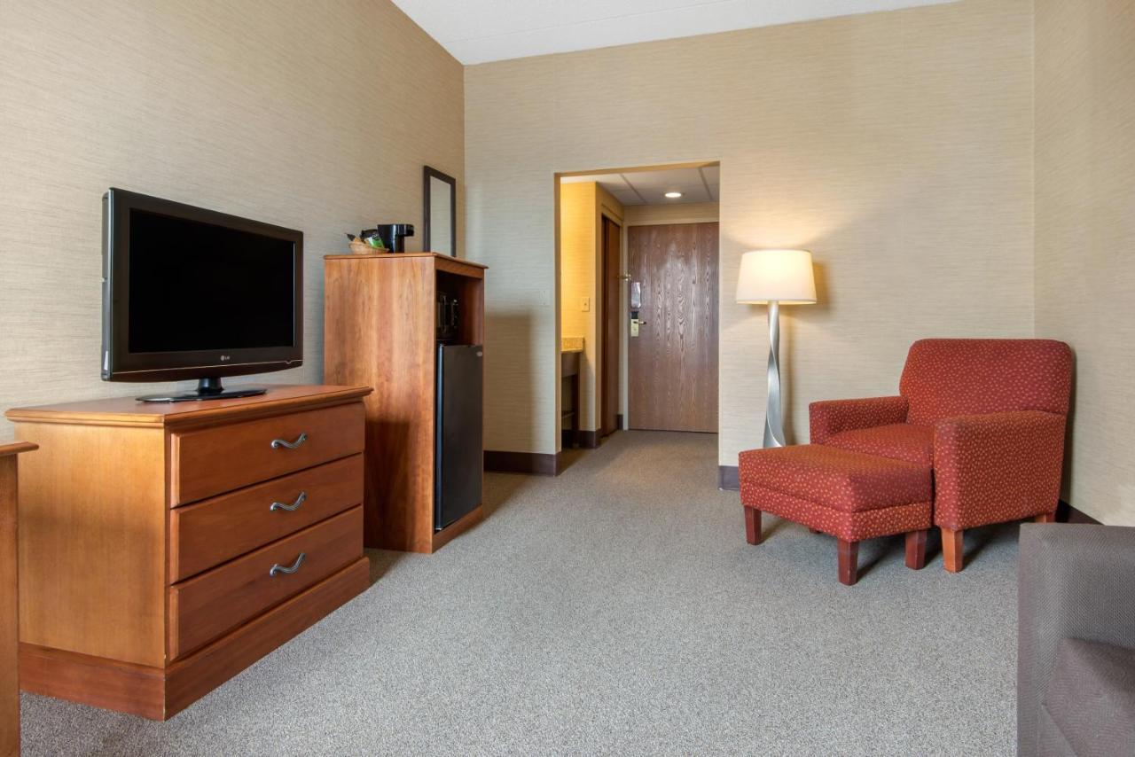 Quality Inn & Suites Mansfield Ngoại thất bức ảnh