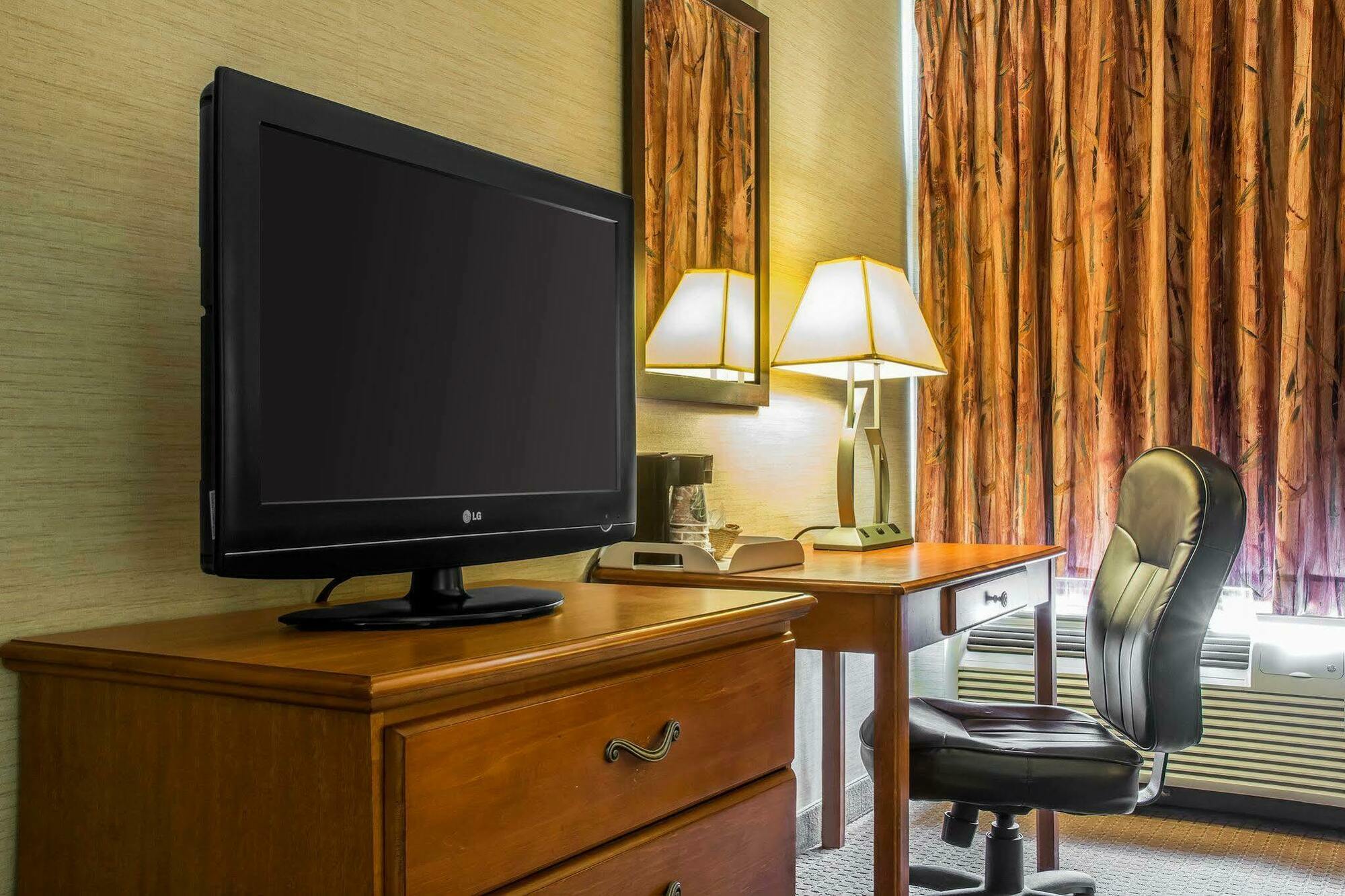 Quality Inn & Suites Mansfield Ngoại thất bức ảnh